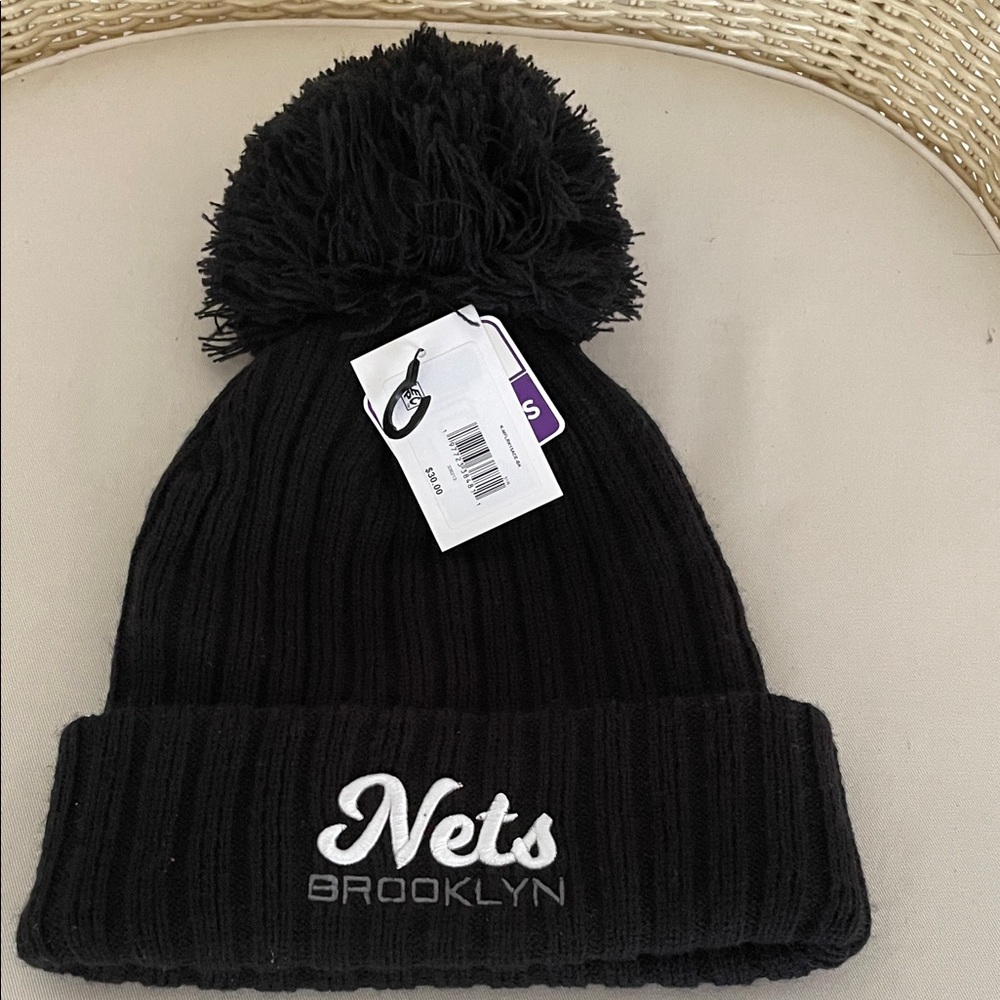 Brooklyn Nets Women’s Black Pom-Pom Beanie